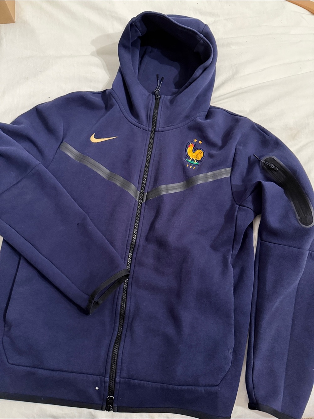 (RARE!) FRANCE NIKE TECH HOODIE SIZE MEDIUM